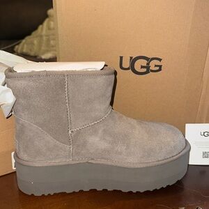 Ugh Classic Mini Platform Gray ❤️